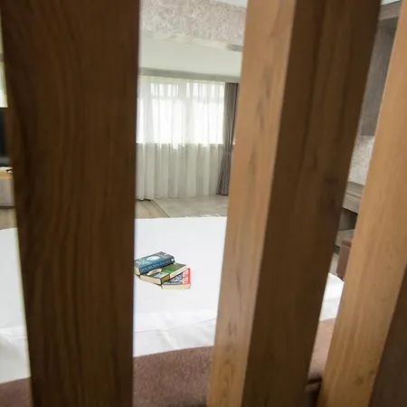 Aparthotel Gala Suites *