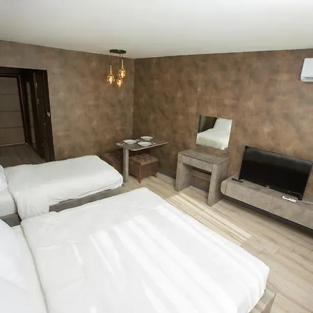Gala Suites Aparthotel
